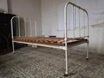 Oude ijzeren bedden voor antieke kamer..., Zo goed als nieuw, Wit, Metaal, 200 cm