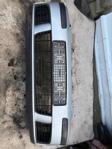 Volkswagen Golf V / 5 Voorbumper beschikbaar voor biedingen