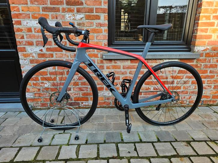 Trek Domane SL4 – carbon endurance racefiets, Vélos & Vélomoteurs, Vélos | Vélos de course, Comme neuf, Hommes, Autres marques