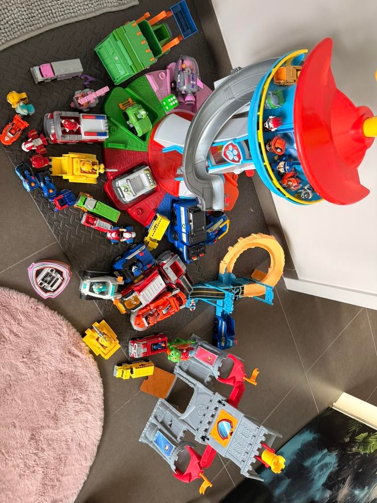 Paw patrol toren en toebehoren, Ophalen, Zo goed als nieuw
