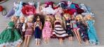 10 barbie poppen met kleertjes en accessoires, Kinderen en Baby's, Speelgoed | Poppen, Ophalen, Gebruikt, Barbie