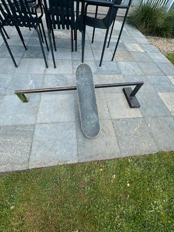Rail voor skateboard tricks beschikbaar voor biedingen