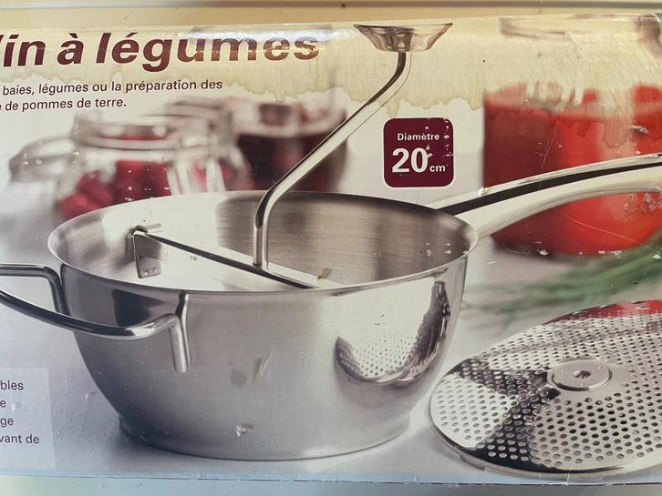 Groentenzeef passe-vite + 3 vervangbare grilles, Huis en Inrichting, Keuken | Potten en Pannen, Nieuw, Ophalen