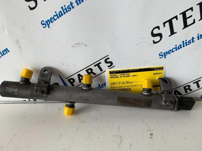 Galerij (Injectie) van een Mercedes ML-Klasse, Auto-onderdelen, Brandstofsystemen, Mercedes-Benz, Gebruikt, 3 maanden garantie
