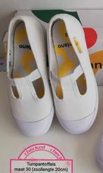 Crèmekleurige turnpantoffels maat 30 NIEUW, Sports & Fitness, Gymnastique, Enlèvement ou Envoi, Neuf, Chaussons de gymnastique