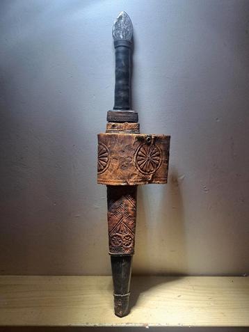 DAGUE TOUAREG AFRICAINE ANCIENNE beschikbaar voor biedingen