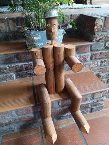 Handgemaakte houten decoratie beschikbaar voor biedingen
