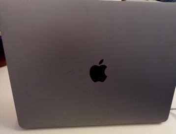 Macbook Pro 13 space grey Touchbar beschikbaar voor biedingen