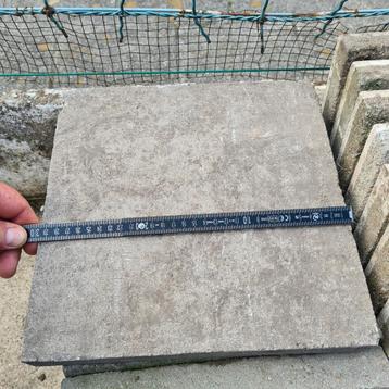 Gratis 7 tegels 30x30x4cm beschikbaar voor biedingen