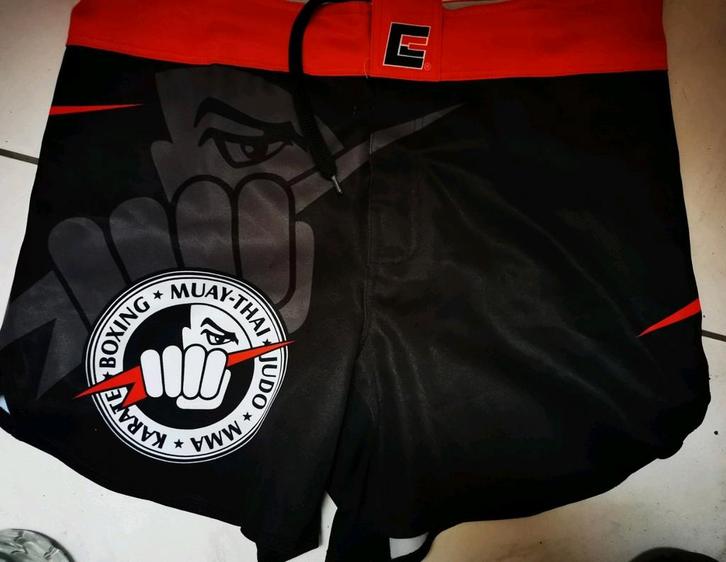Short d'arts martiaux de combat taille 32 stretch noir, Vêtements | Hommes, Vêtements de sport, Comme neuf, Sport de combat, Noir