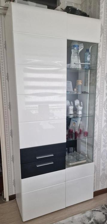 hoogglans dressoir  beschikbaar voor biedingen