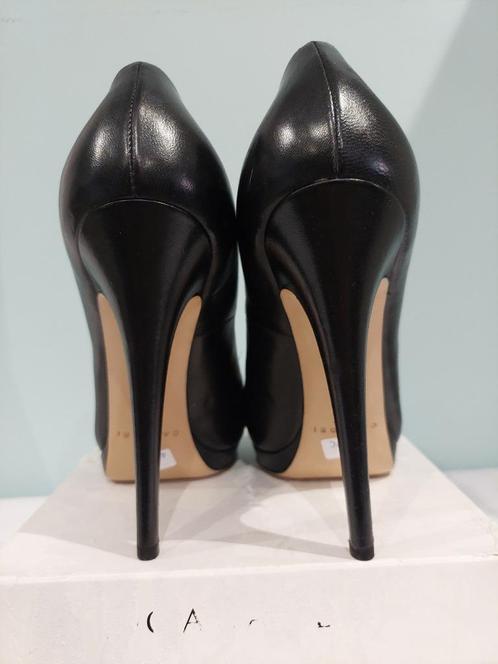 487C* Casadei - sexy zwarte leren pumps (38,5), Kleding | Dames, Schoenen, Zo goed als nieuw, Pumps, Zwart, Verzenden