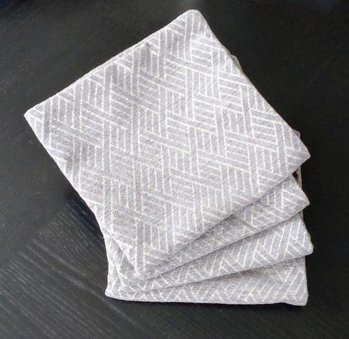 Vier grijze slopen voor sierkussens met mooie print 45 x 45, Huis en Inrichting, Woonaccessoires | Kussens, Zo goed als nieuw