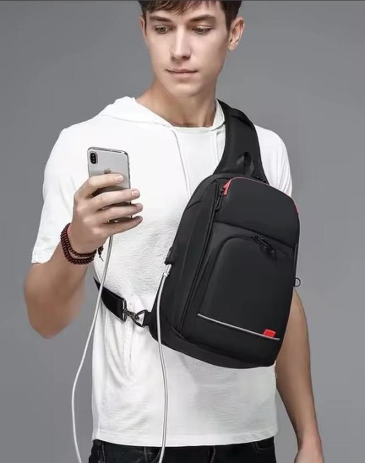 9.7 " Crossbody Schoudertas met Usb aansluiting (nieuwstaat), Handtassen en Accessoires, Tassen | Schoudertassen, Zo goed als nieuw