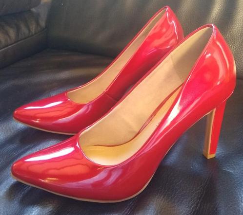 Rode pumps – merk Marco Tozzi - maat 37, Kleding | Dames, Schoenen, Nieuw, Pumps, Rood, Ophalen