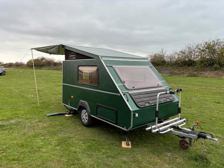 Prachtige Kip Kompakt KK300, Caravans en Kamperen, Caravans, Particulier, tot en met 2, tot 500 kg, Standaardzit, Kip, Lengtebed
