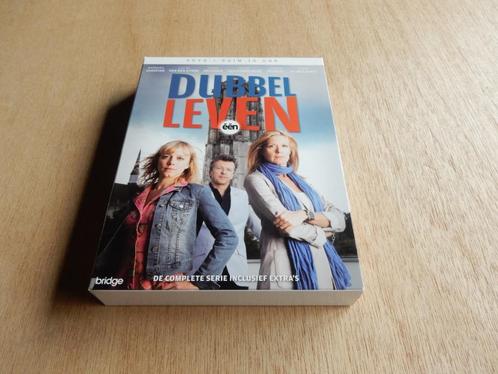 nr.322 - Dvd: dubbel leven - complete serie, CD & DVD, DVD | TV & Séries télévisées, Comme neuf, Drame, Coffret, À partir de 12 ans
