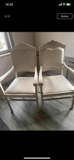 Antieke stoelen, Enlèvement