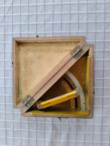 Clinometer beschikbaar voor biedingen