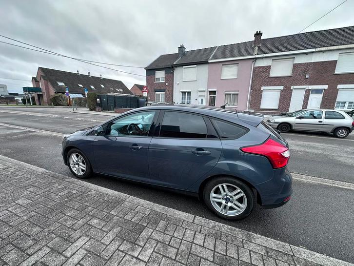 Ford Focus avec carplay et camera de recul, Auto's, Ford, Particulier, Focus, Parkeercamera, Diesel, Euro 5, Berline, 5 deurs