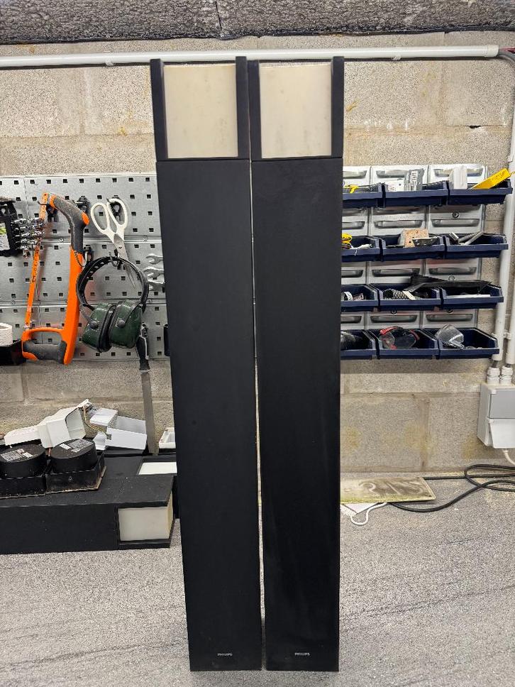 Lampe d'extérieur Philips hue Fuzo, Jardin & Terrasse, Éclairage extérieur, Utilisé, Lampadaire, Aluminium, Moins de 50 watts