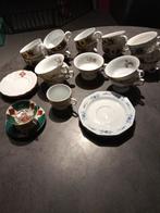 Diverses tasses et soucoupes anciennes en porcelaine