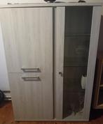 Vitrinekast, Ophalen