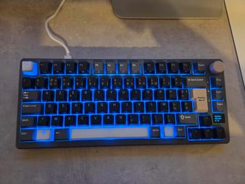 Royal kludge toestenbord cherry red switch AZERTY  beschikbaar voor biedingen