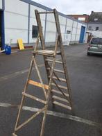 Oude houten trapladder, Ophalen