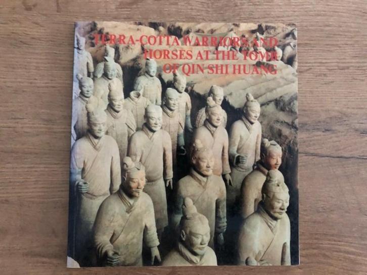 Terracotta warriors and horses - prachtig fotoboek, Boeken, Oorlog en Militair, Zo goed als nieuw, Landmacht, Voor 1940, Ophalen of Verzenden