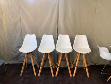 Set van 4 moderne barstoelen – Scandinavische stijl beschikbaar voor biedingen