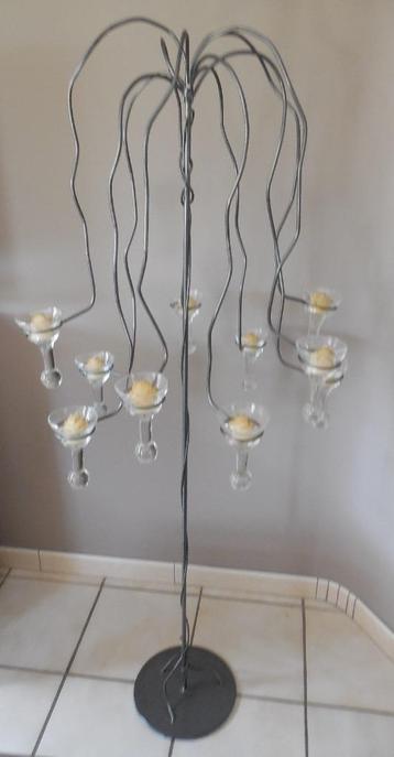 Decoratieve kandelaar  beschikbaar voor biedingen