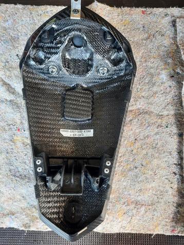 Coque carbone yamaha plus selle biplace beschikbaar voor biedingen