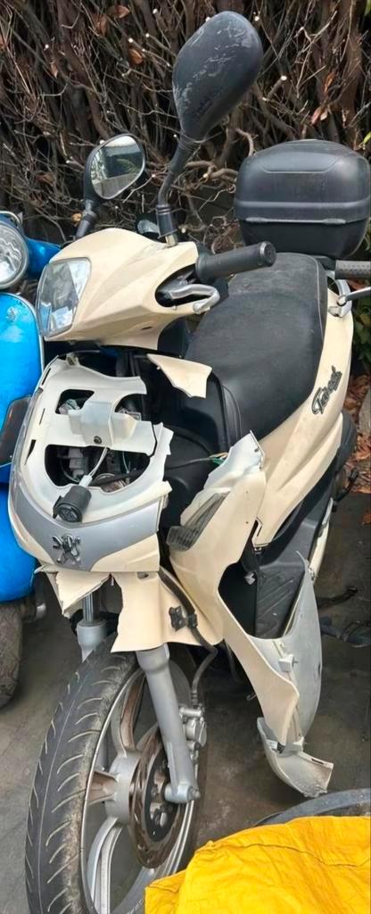 Toute pièces peugeot tweet 4t, Fietsen en Brommers, Brommers | Peugeot, Ophalen