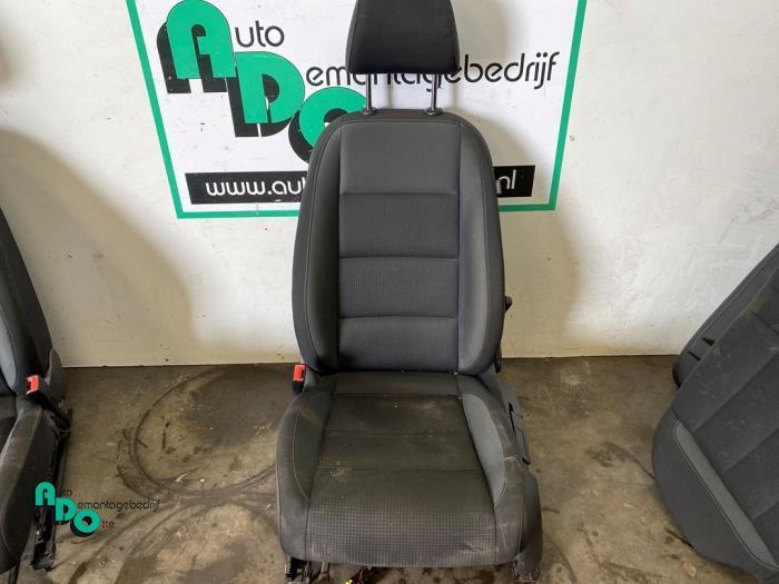 Siège gauche d'un Volkswagen Golf (Golf 09-), Autos : Pièces & Accessoires, Habitacle & Garnissage, Volkswagen, Utilisé, 3 mois de garantie