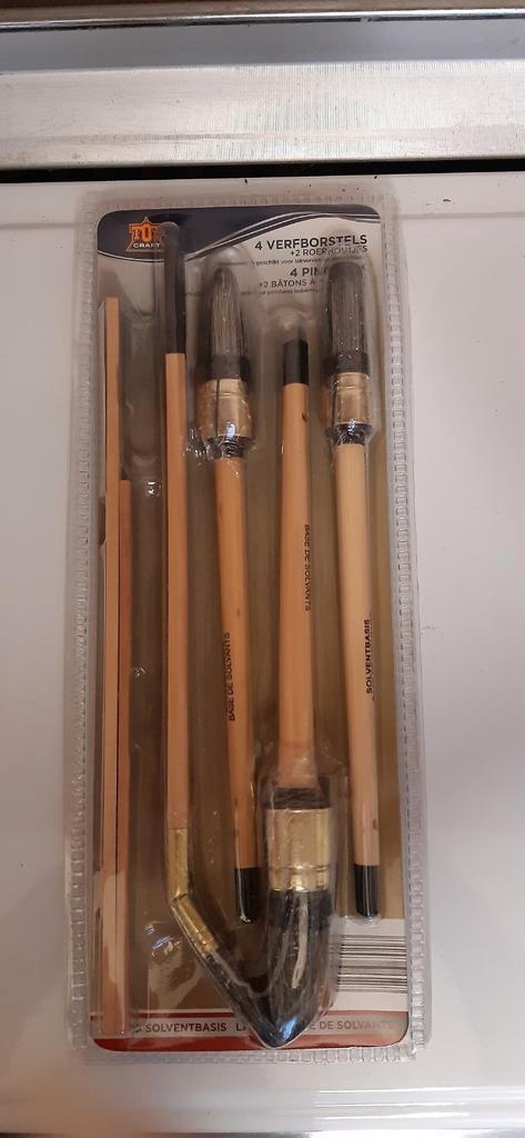 Ensemble de pinceaux et agitateurs - neuf, Bricolage & Construction, Matériel de peinture, Neuf, Brosse, Enlèvement ou Envoi