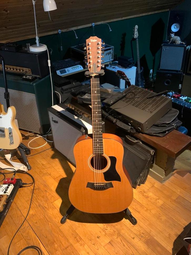 A VENDRE TAYLOR 150e 12 cordes, Musique & Instruments, Instruments à corde | Guitares | Acoustiques, Comme neuf, Guitare Western ou Guitare Folk