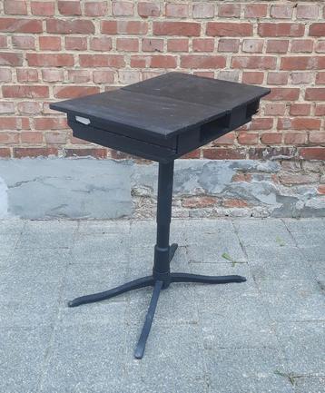 Staande laptop/bureau tafel  beschikbaar voor biedingen