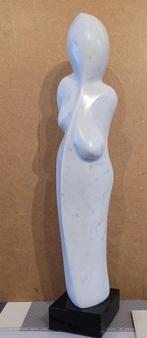 Willy DE MEESTER, vrouw in Carrara-marmer, Antiek en Kunst, Ophalen