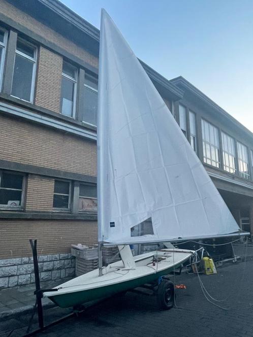 Laser - 2 nieuwe zeilen / baantrailer, Watersport en Boten, Open zeilboten, Gebruikt, Laser, Ophalen