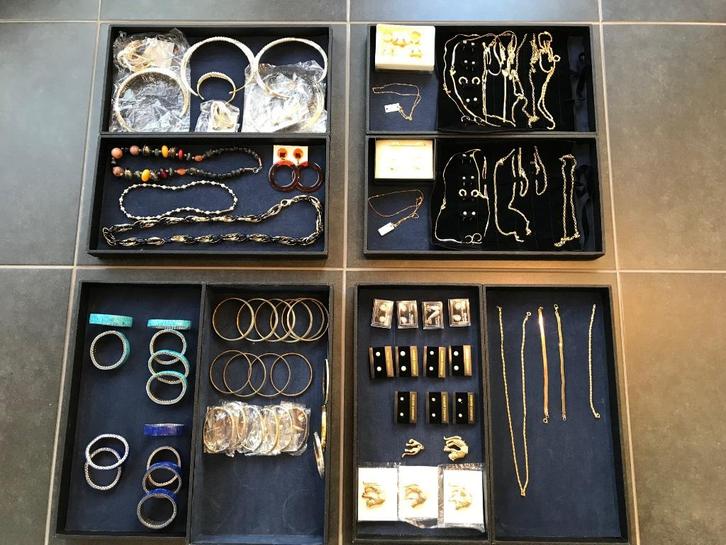 Sieradenset, Handtassen en Accessoires, Antieke sieraden, Ophalen