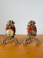 Twee Antieke zakhorloges met staander, Ophalen, Zakhorloge