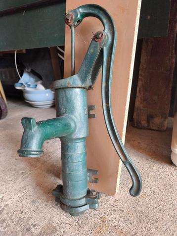 Handmatige waterpomp beschikbaar voor biedingen