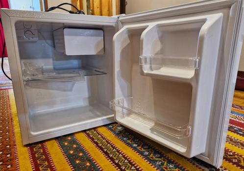 Frigo Bar AEG ORT541EW - blanc - comme neuf, Elektronische apparatuur, Koelkasten en IJskasten, Zo goed als nieuw, Met vriesvak