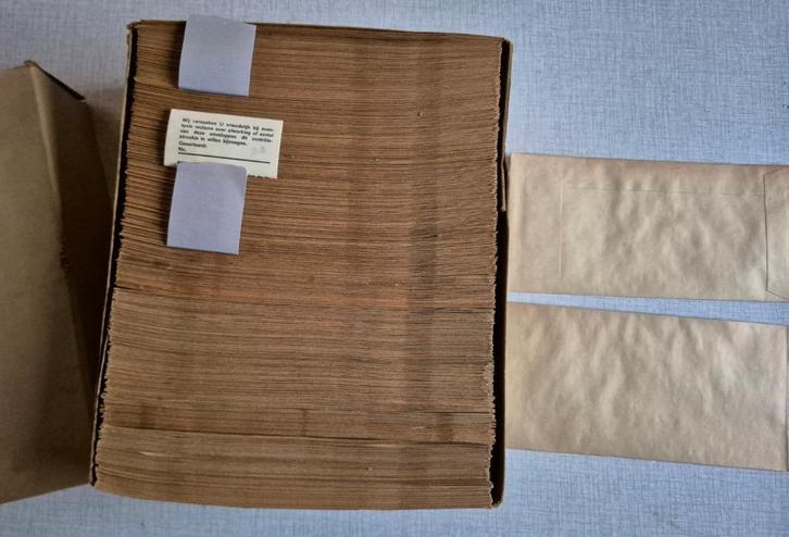 Lot de 600 enveloppes en papier kraft, Postzegels en Munten, Brieven en Enveloppen | België, Envelop, Ophalen of Verzenden