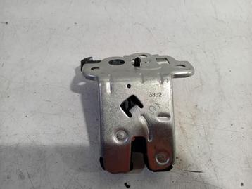 SLOTVANGER ACHTERKLEP ELEKTR. Superb (3TAA) (3T0827299B) beschikbaar voor biedingen