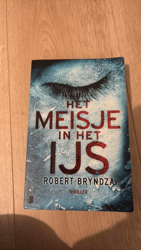 Robert Bryndza - Het meisje in het ijs, Boeken, Thrillers, Ophalen of Verzenden