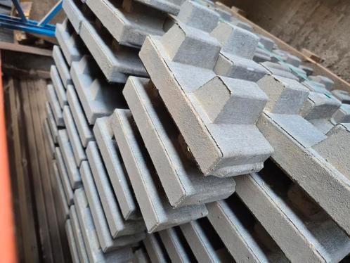 Gras of grind lines beton water passerend, Tuin en Terras, Tegels en Klinkers, Zo goed als nieuw, Grind, Ophalen