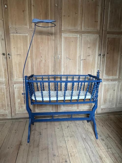 Romantische vintage wieg, Kinderen en Baby's, Babywiegjes en Ledikanten, Gebruikt, Wieg, Ophalen