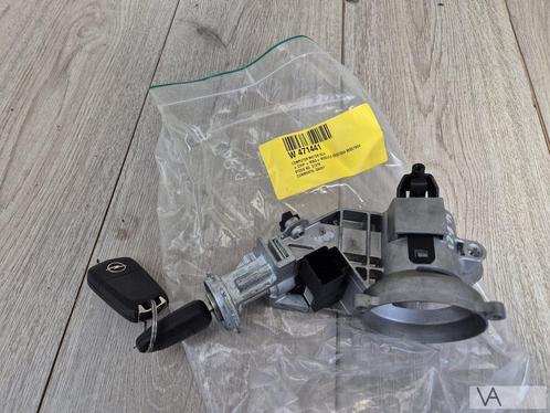 Opel Corsa D 2006 - 2014 contactslot met 2 sleutels €30, Auto-onderdelen, Carrosserie, Opel, Gebruikt, Ophalen of Verzenden